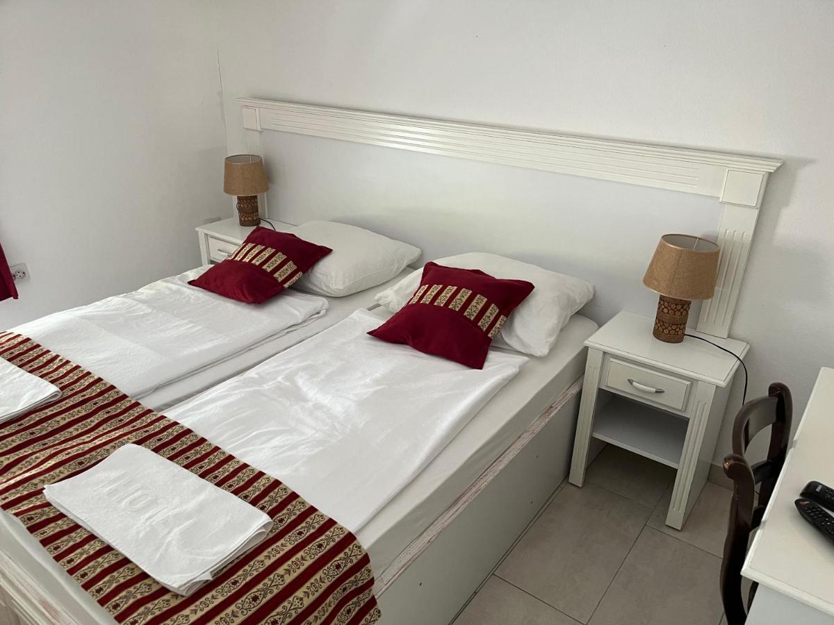 Rooms And Apartments Neron Bihac Lohovo Экстерьер фото